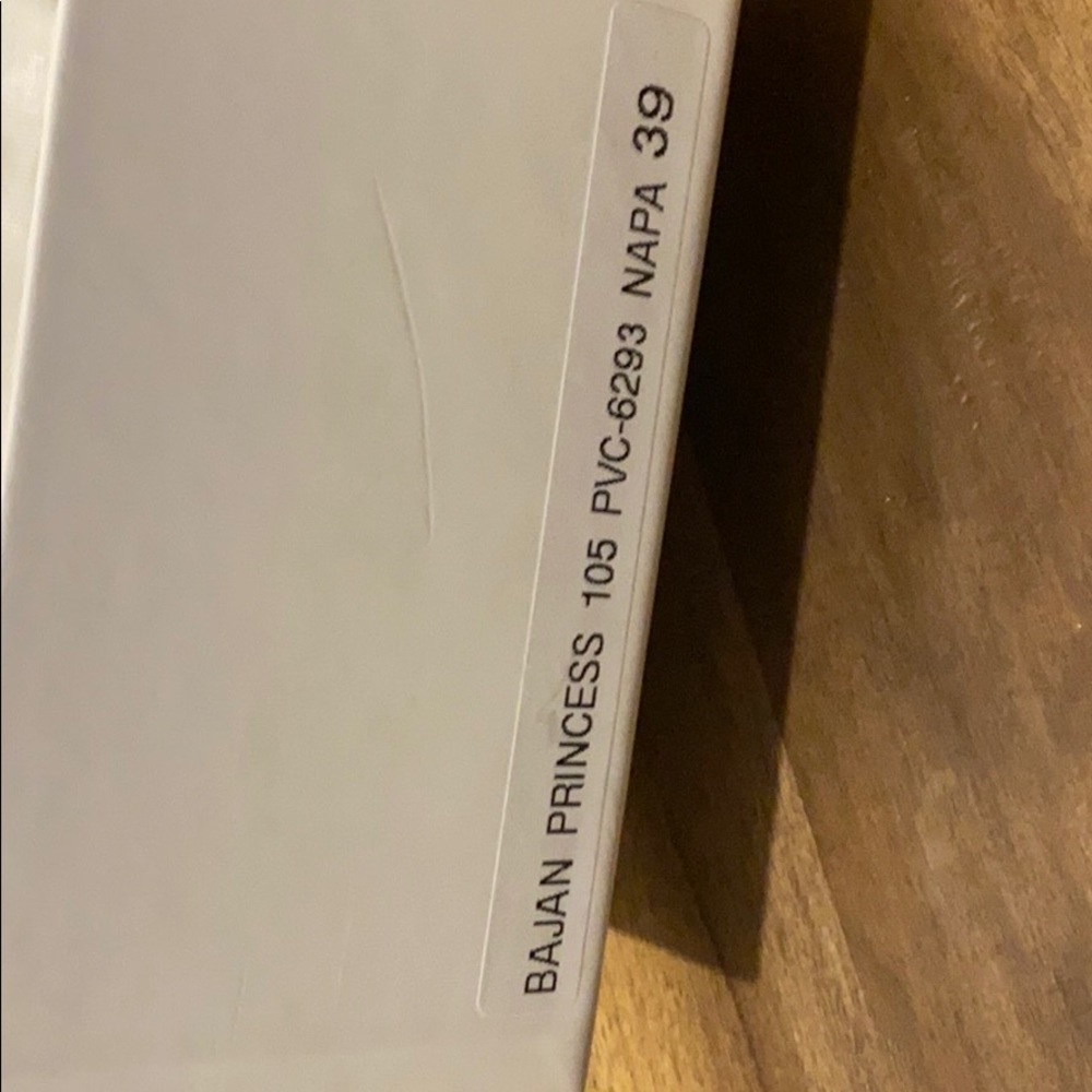 MANOLO BLAHNIK RIHANNA BAJA PRINCESS HEELS - Picture 5 of 7